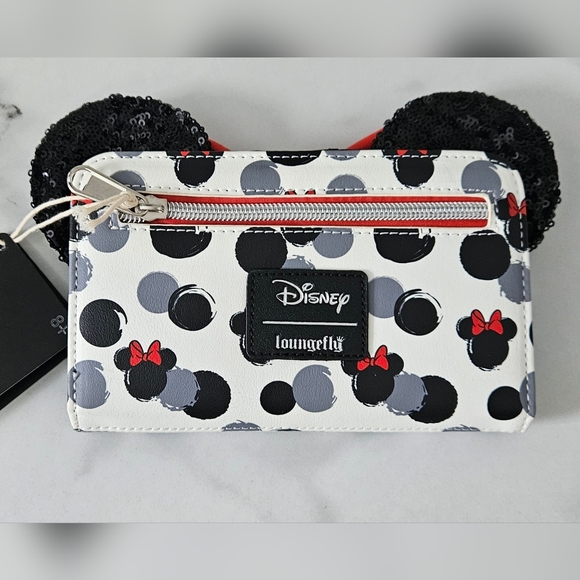 Disney Loungefly Minnie Mouse Wallet,  Minnie Mouse Beauty Set Bundle- NEW - Picture 3 of 7